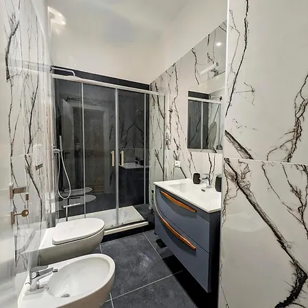 Luxury Gallery Apartment