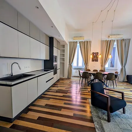 Luxury Gallery Apartment